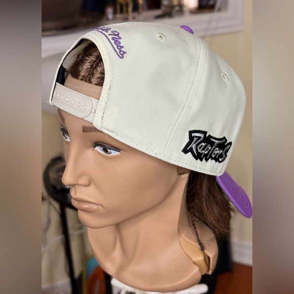 Gorgeous Raptors Cap!!! - Picture 3 of 5